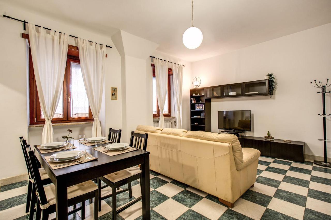 Popolo Accommodation - Lovely Central Apartment Rome Bagian luar foto