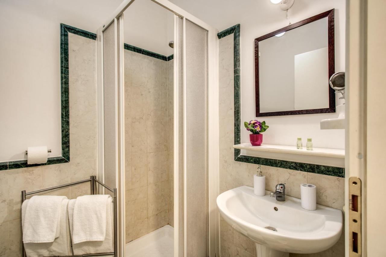 Popolo Accommodation - Lovely Central Apartment Rome Bagian luar foto