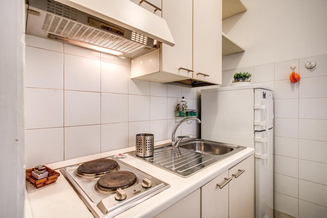 Popolo Accommodation - Lovely Central Apartment Rome Bagian luar foto