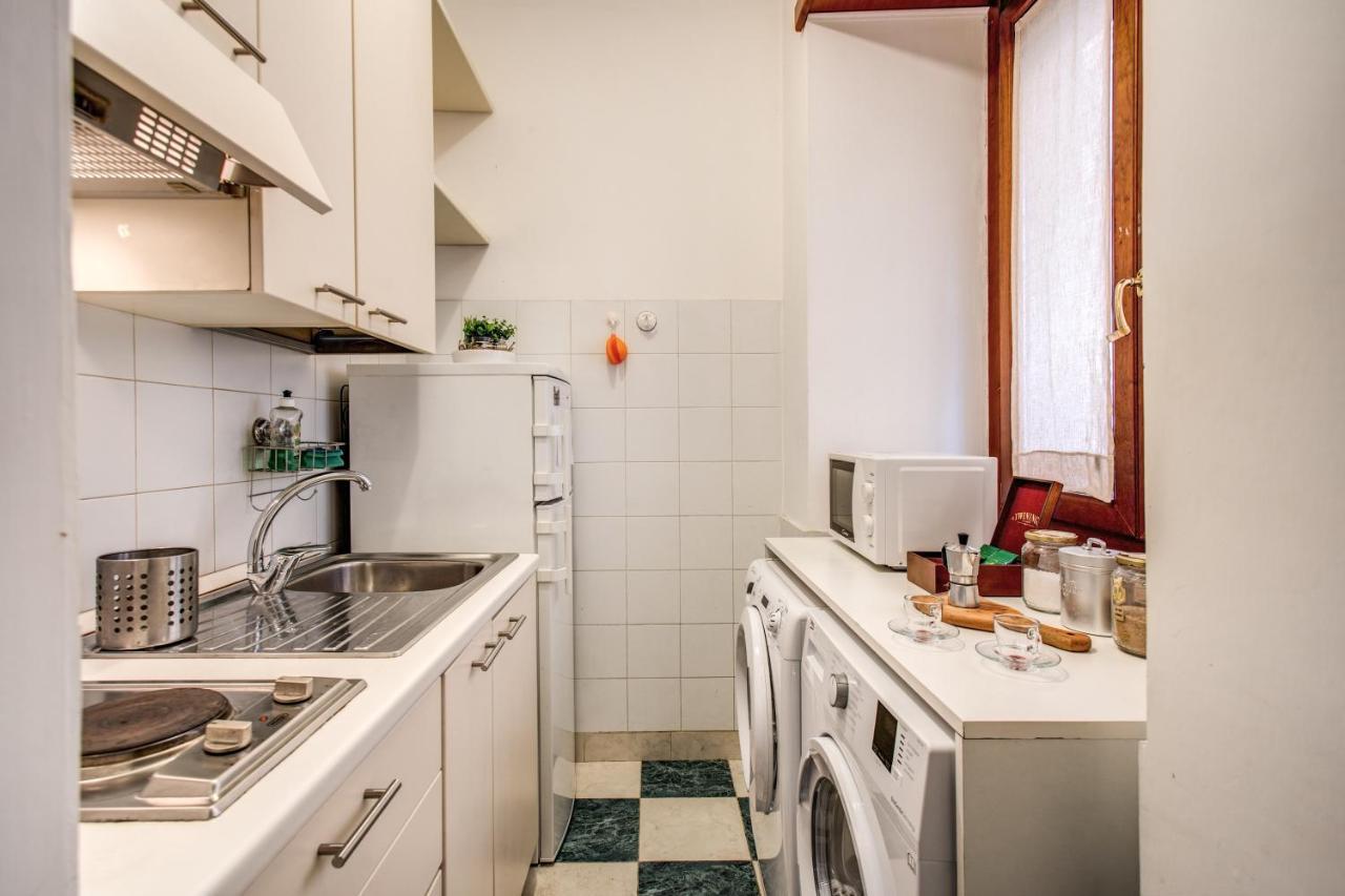 Popolo Accommodation - Lovely Central Apartment Rome Bagian luar foto